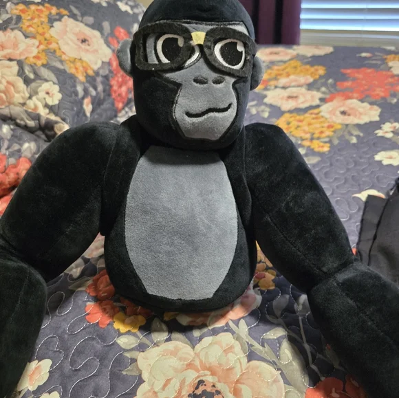 Black Gorilla Backpack With Accessories NWT - Picture 9 of 9